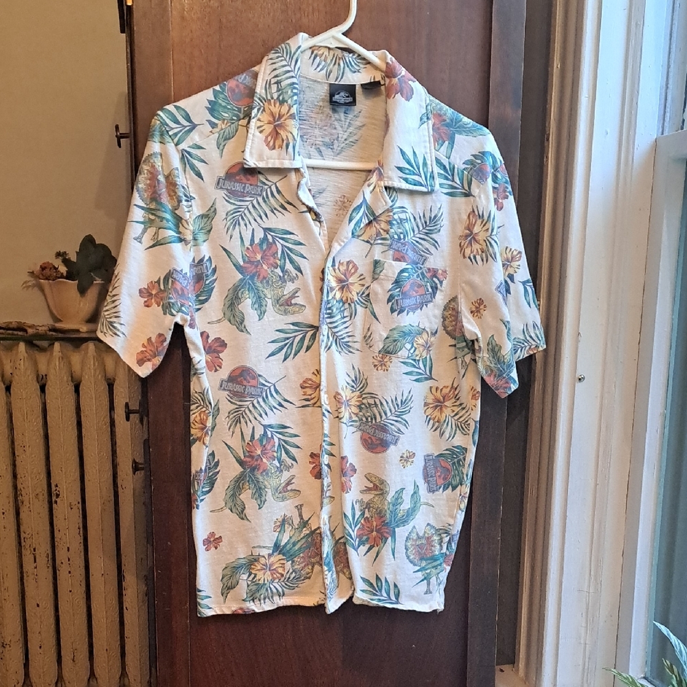 Jurrasic World Men's Size Med Cream Tropical Leaf Short Sleeve Shirt